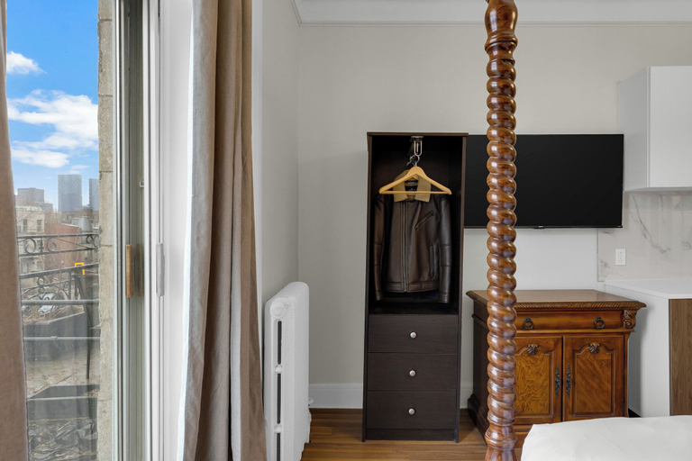 Room 5, Maison Paris, Montréal