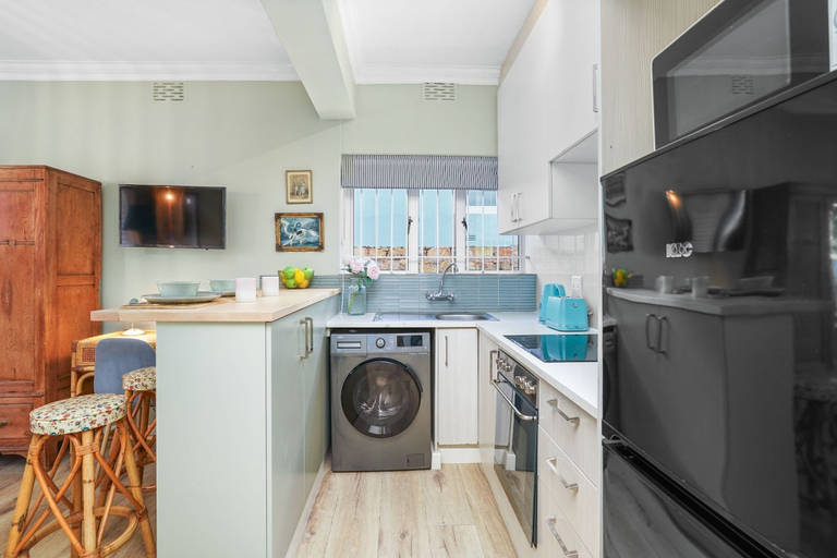 Interior 4, Mimosa Court, City of Cape Town