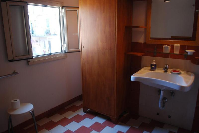 Bathroom 5, Al Mare in Città, Catania