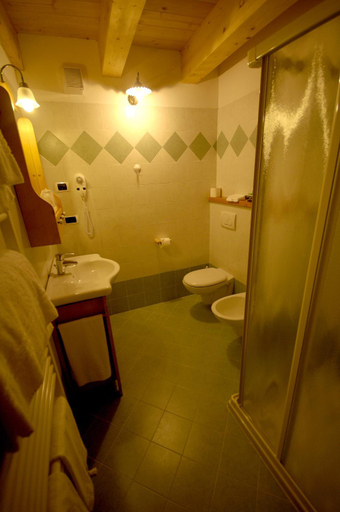 Bathroom 3, Ca mea Dina Apartments, Trento
