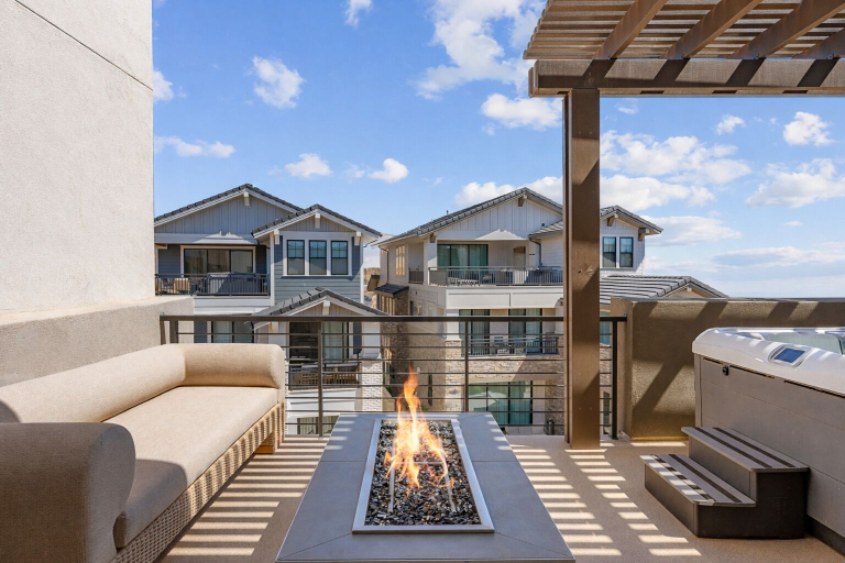 Terrace/patio, The Pearl Lagoon 6 Bedroom Home, Washington