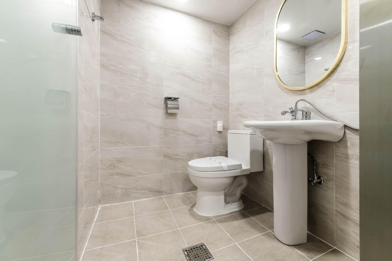 Bathroom 3, Hotel ONO, Jung