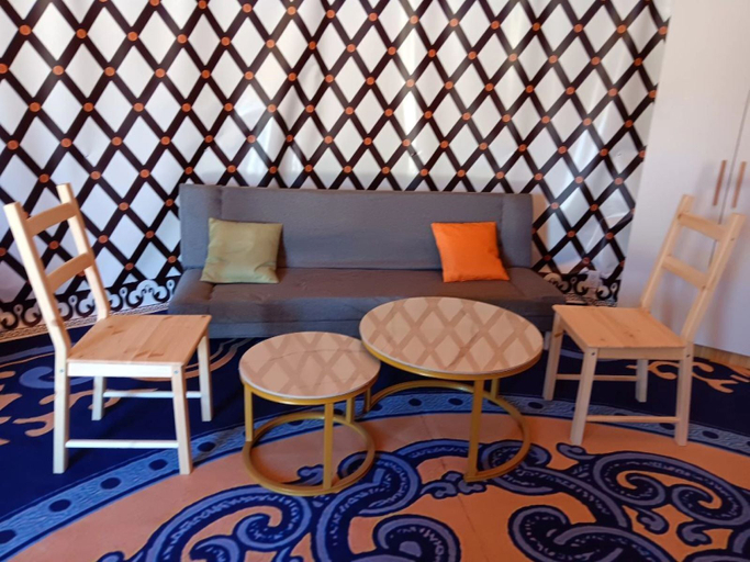 Living area 4, Recline Yurt, Columbia-Shuswap