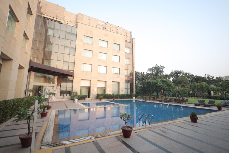 Sport & Beauty 2, Fortune Park Orange, Rewari