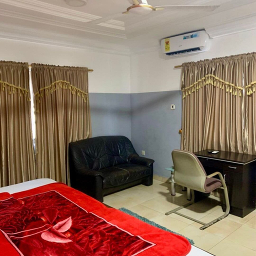 Room 4, Onayaa Hotel, Ga East