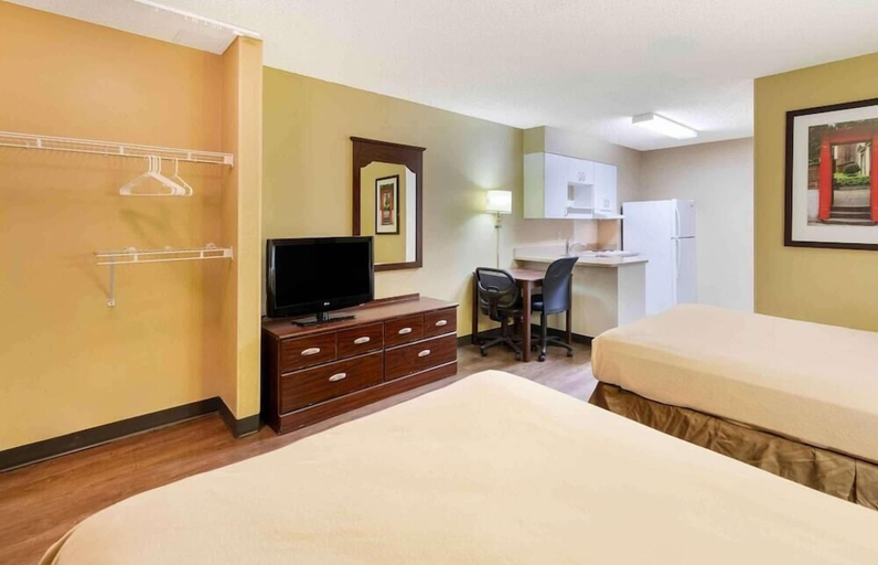 Bedroom 3, Studio 6 Suites Fresno North CA, Fresno