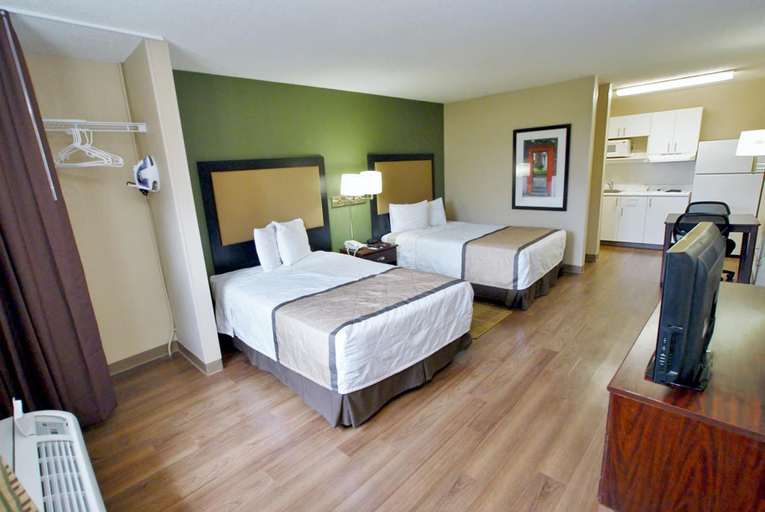 Bedroom 3, Studio 6 Suites Fresno North CA, Fresno