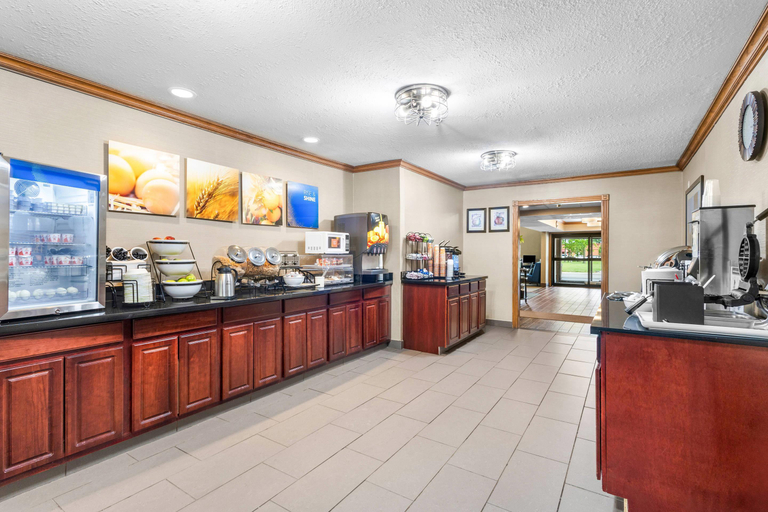 Food & Drinks 5, Comfort Inn Van Wert City, Van Wert