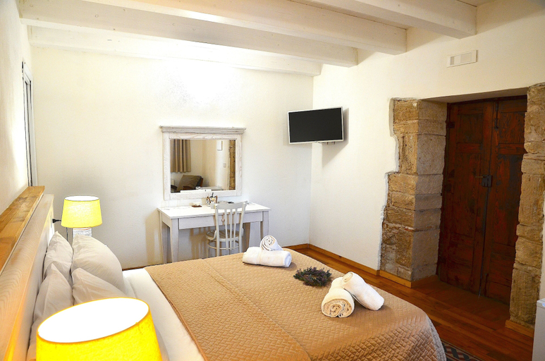 Bedroom 4, L'araucaria Guest House, Oristano