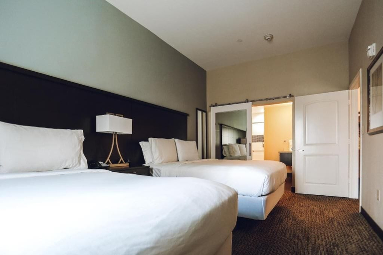 Room 2, Relux at Westchase, Houston