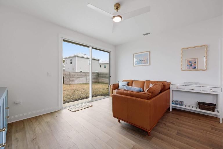 Living area 2, Salt Run Bungalow Near Historic Downtown, Saint Johns