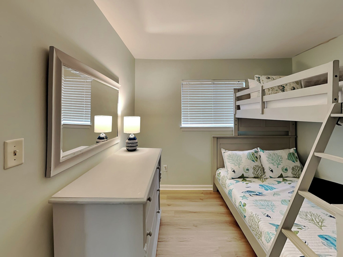 Bedroom 3, Fiddler's Cove by Hilton Head Retreats, Beaufort