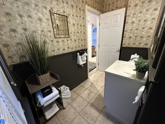 Bathroom 5, 12 Goodwin Unit 1 1 Bedroom Apts, Newport