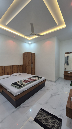 Room 5, Hotel Shriram Nivas Lodging, Hingoli