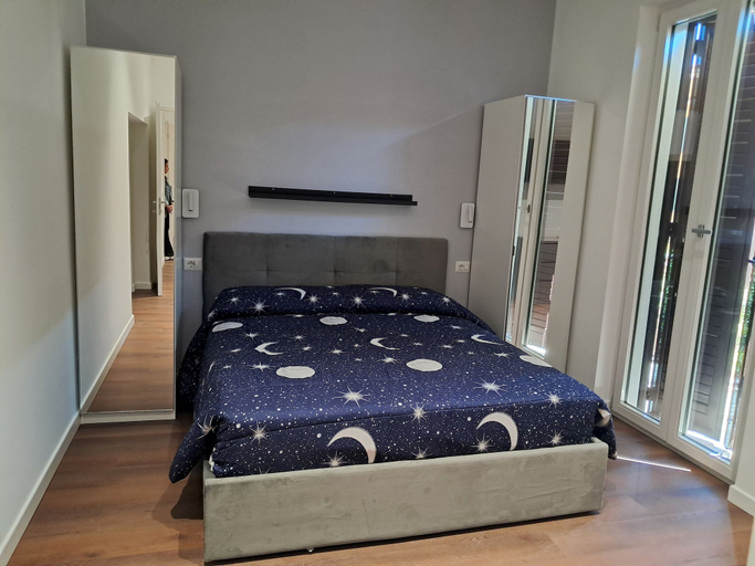 Room 5, Pigneto new collection 1, Roma