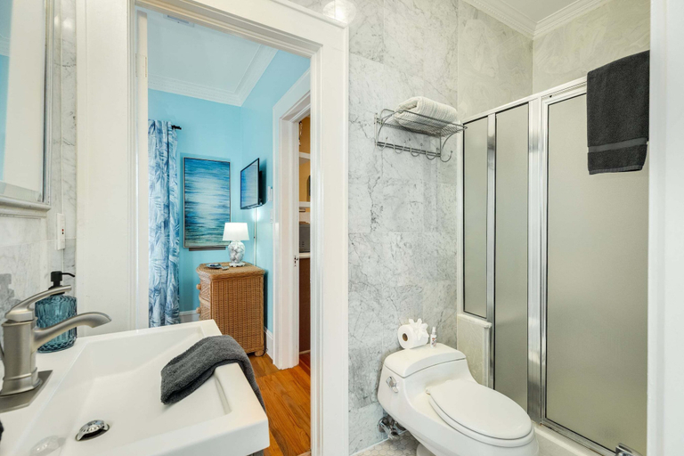 Bathroom 4, Charmed Lagoon, Galveston