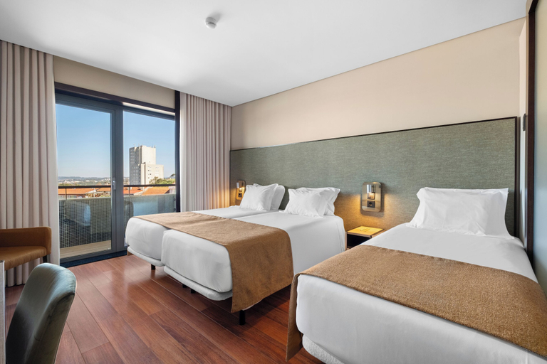 Bedroom 3, Axis Porto Business & Spa Hotel, Matosinhos