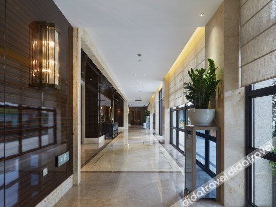 Others 2, The Island Hotel, Chengdu