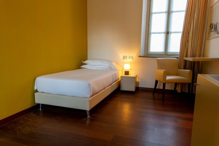 Bedroom 2, La Fermata Resort, Alessandria