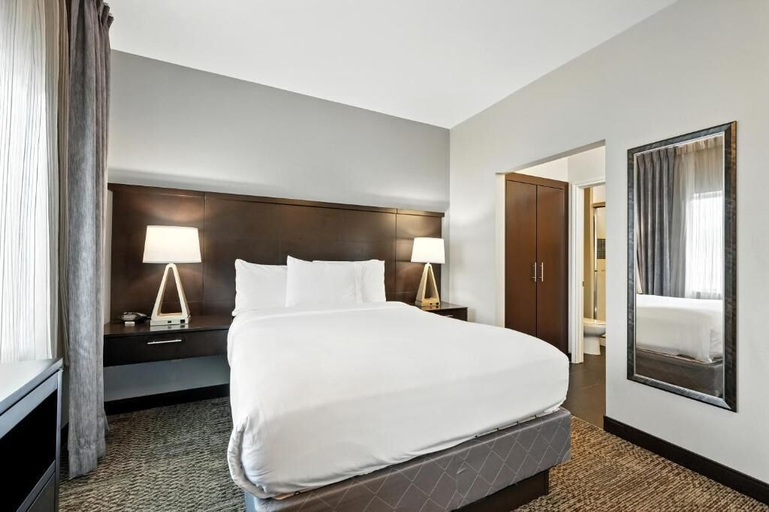 Room 5, Relux at Westchase, Houston