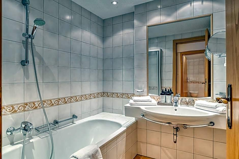 Bathroom 4, Habicherhof, Imst