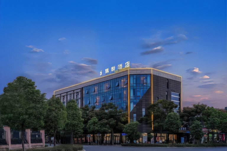 Exterior 5, spiderHoteFour, Meishan