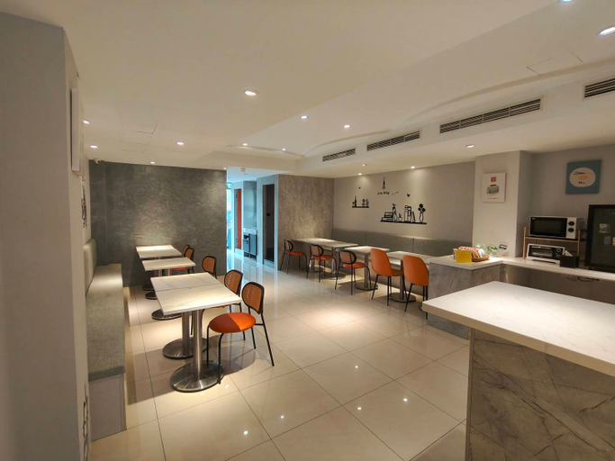 Others 2, Bravo Hotel, Taichung