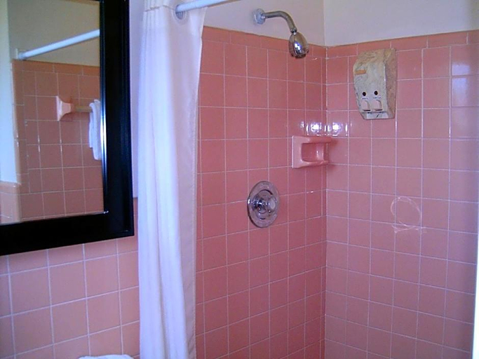 Bathroom 4, Budget inn, Okeechobee