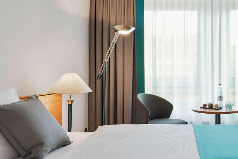 Bedroom 4, Dorint Hotel Dresden, Dresden