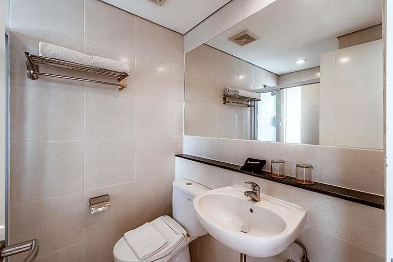 Bathroom 5, Ascent Premiere Hotel And Convention, Malang