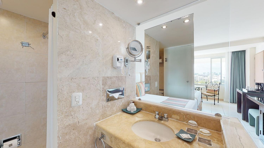 Bathroom 3, Grand Oasis Palm All-inclusive, Benito Juárez