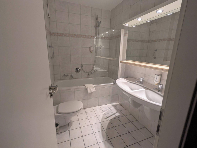 Bathroom 2, Vivotel Buerer Hof, Gelsenkirchen