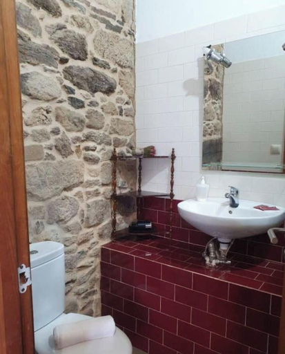 Bathroom 3, La Pallota de San Cristobal, Lugo