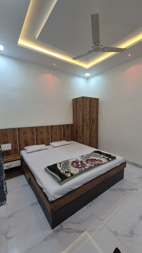 Room 2, Hotel Shriram Nivas Lodging, Hingoli