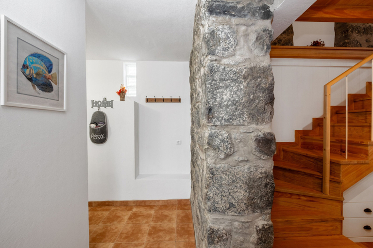Room 2, N T House by Homie in Porto Moniz, Porto Moniz