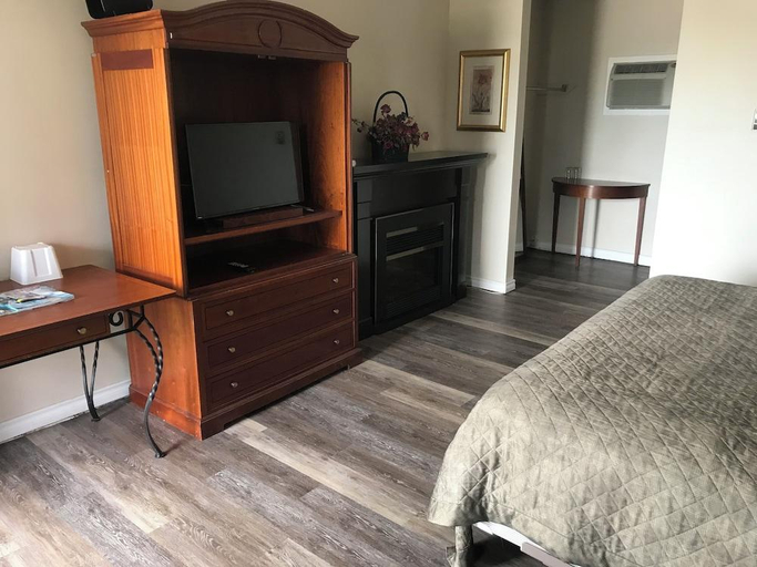 Bedroom 2, Rainbow Motor Inn - Fallsview, Niagara