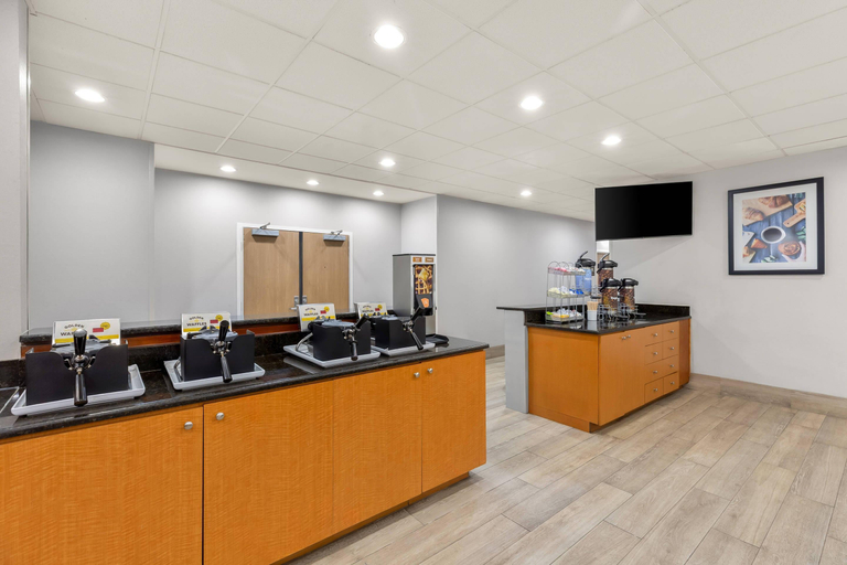 Food & Drinks 5, Comfort Suites Near Universal Orlando Resort, Orange