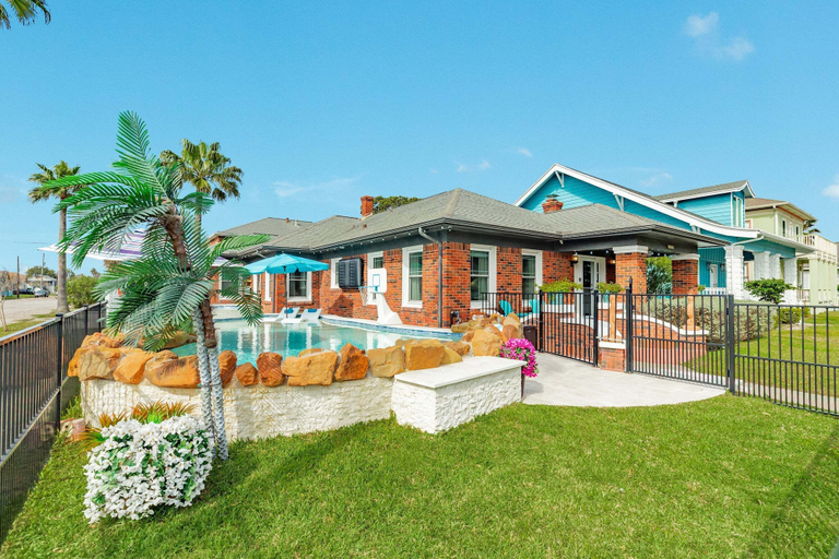 Pool 5, Charmed Lagoon, Galveston