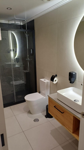 Bathroom 4, Hotel Amadora Palace, Amadora