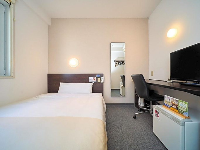 Bedroom 4, Super Hotel Hiroshima, Hiroshima