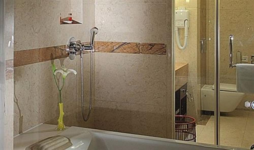 Bathroom 3, Sheng Du International Hotel, Jining