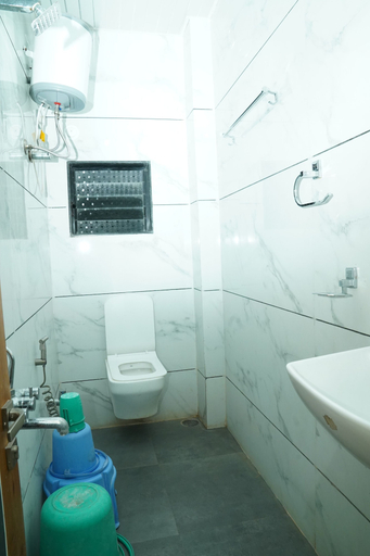 Bathroom 4, Hotel Shriram Nivas Lodging, Hingoli