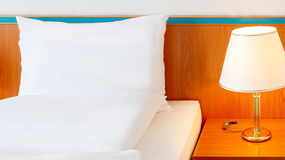 Bedroom 3, Dorint Hotel Leipzig, Leipzig