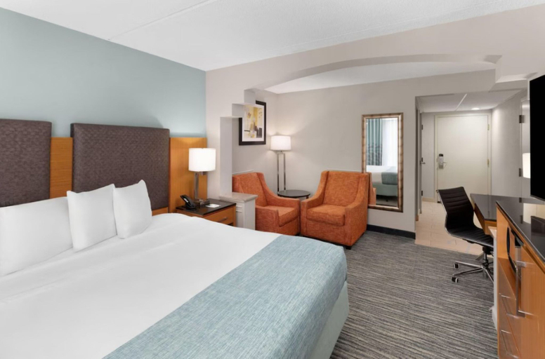 Bedroom 3, Wingate by Wyndham Greensboro/Coliseum, Guilford