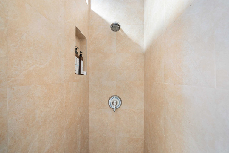 Bathroom 4, Sandy by Avantstay Oceanview, Steps to Beach Patio + Dining Area, Orange
