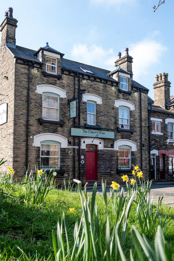 Exterior view, Cherry Tree Inn, Wakefield
