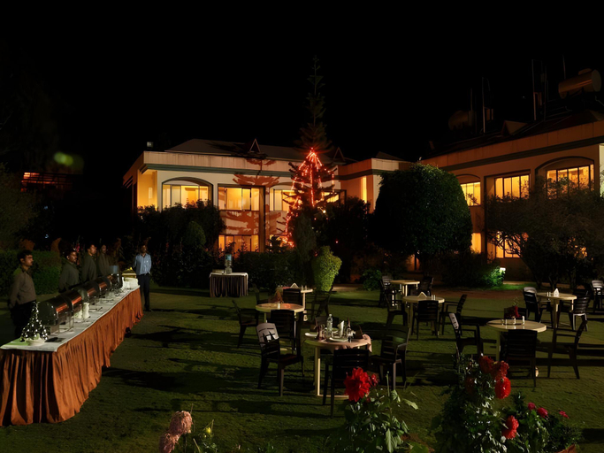Food & Drinks 5, Blue Country Resort, Satara