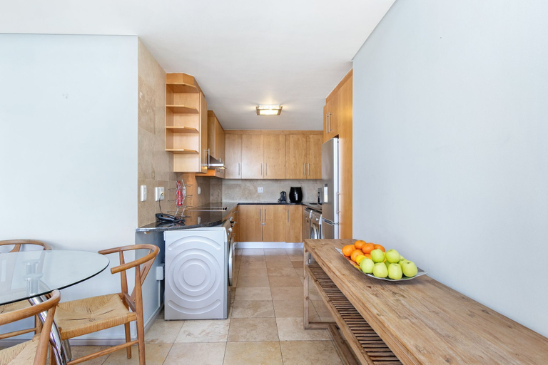 Others 5, Fountain Suites 1102, City of Cape Town
