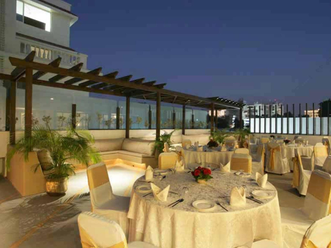 Food & Drinks 4, Express Residency Hotel, Vadodara