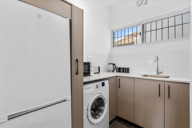 Interior 2, E1 Ventnor House, City of Cape Town